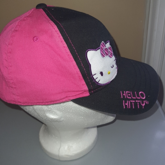 Hello Kitty hat - Picture 2 of 4